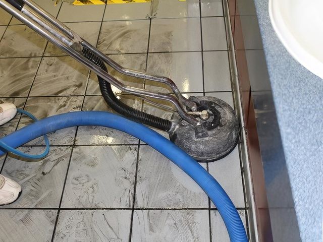 tile-grout-cleaners-1-kireth-ai